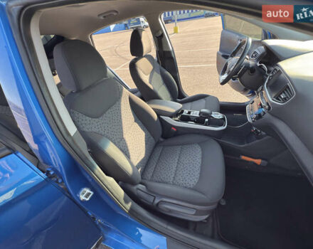 Синий Хендай Ioniq, объемом двигателя 0 л и пробегом 85 тыс. км за 11999 $, фото 22 на Automoto.ua