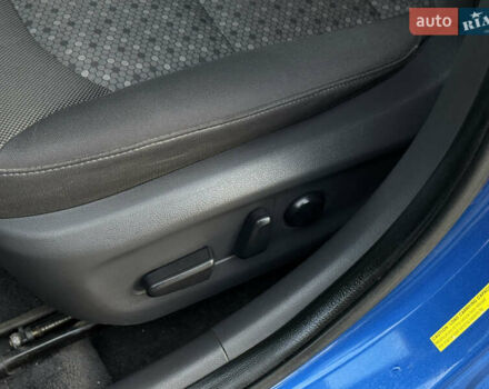 Синий Хендай Ioniq, объемом двигателя 1.6 л и пробегом 199 тыс. км за 12400 $, фото 18 на Automoto.ua