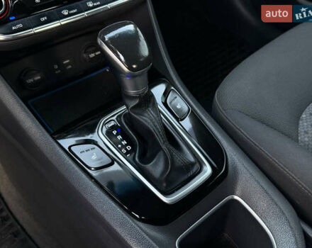 Синий Хендай Ioniq, объемом двигателя 1.6 л и пробегом 199 тыс. км за 12400 $, фото 27 на Automoto.ua