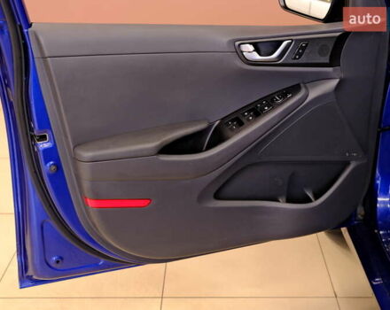 Синий Хендай Ioniq, объемом двигателя 1.58 л и пробегом 93 тыс. км за 11900 $, фото 28 на Automoto.ua