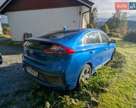 Синий Хендай Ioniq, объемом двигателя 0 л и пробегом 132 тыс. км за 13450 $, фото 3 на Automoto.ua