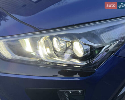Синий Хендай Ioniq, объемом двигателя 0 л и пробегом 45 тыс. км за 13300 $, фото 13 на Automoto.ua