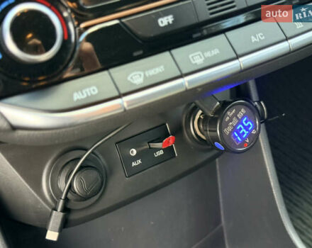 Синій Хендай Ioniq, об'ємом двигуна 0 л та пробігом 96 тис. км за 11000 $, фото 41 на Automoto.ua