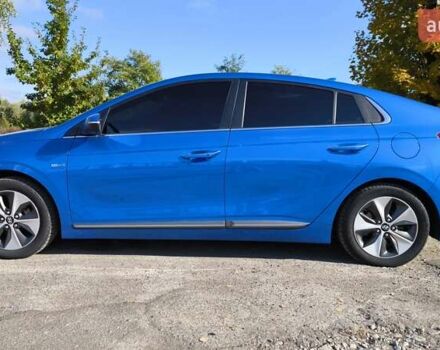 Синий Хендай Ioniq, объемом двигателя 0 л и пробегом 105 тыс. км за 13500 $, фото 5 на Automoto.ua