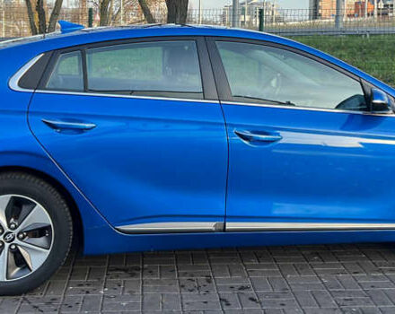 Синий Хендай Ioniq, объемом двигателя 0 л и пробегом 107 тыс. км за 12999 $, фото 6 на Automoto.ua