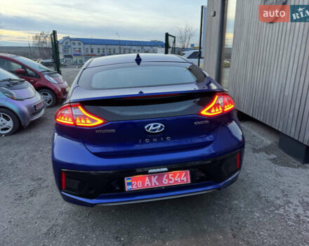 Синий Хендай Ioniq, объемом двигателя 0 л и пробегом 45 тыс. км за 13300 $, фото 5 на Automoto.ua