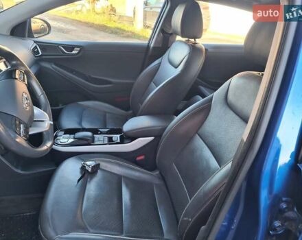 Синий Хендай Ioniq, объемом двигателя 0 л и пробегом 132 тыс. км за 13450 $, фото 2 на Automoto.ua