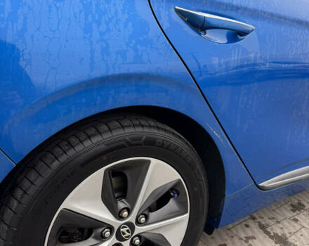 Синий Хендай Ioniq, объемом двигателя 0 л и пробегом 159 тыс. км за 10800 $, фото 6 на Automoto.ua