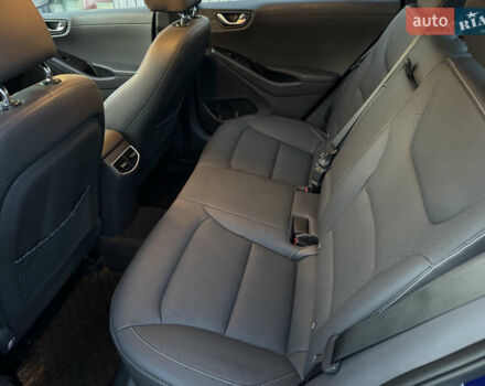 Синий Хендай Ioniq, объемом двигателя 0 л и пробегом 45 тыс. км за 13300 $, фото 16 на Automoto.ua