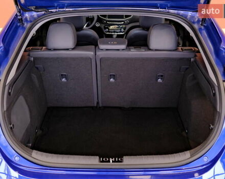 Синий Хендай Ioniq, объемом двигателя 1.58 л и пробегом 93 тыс. км за 11900 $, фото 50 на Automoto.ua