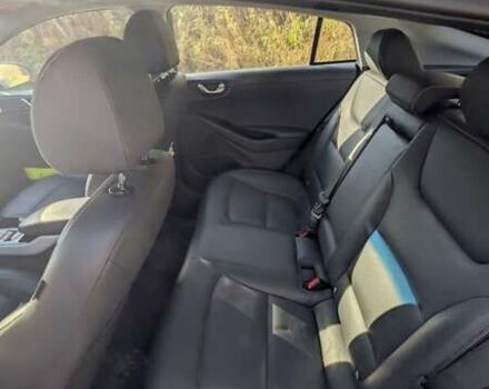 Синий Хендай Ioniq, объемом двигателя 0 л и пробегом 132 тыс. км за 13450 $, фото 5 на Automoto.ua