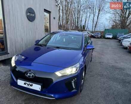 Синий Хендай Ioniq, объемом двигателя 0 л и пробегом 45 тыс. км за 13300 $, фото 2 на Automoto.ua