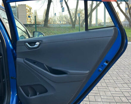 Синий Хендай Ioniq, объемом двигателя 0 л и пробегом 107 тыс. км за 12999 $, фото 10 на Automoto.ua