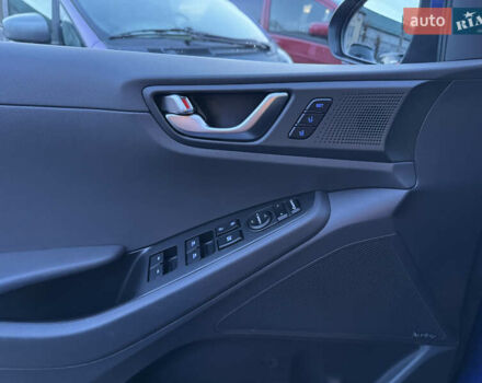 Синий Хендай Ioniq, объемом двигателя 0 л и пробегом 45 тыс. км за 13300 $, фото 19 на Automoto.ua