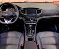 Синий Хендай Ioniq, объемом двигателя 1.58 л и пробегом 93 тыс. км за 11900 $, фото 45 на Automoto.ua
