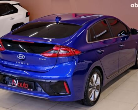 Синий Хендай Ioniq, объемом двигателя 1.6 л и пробегом 93 тыс. км за 11900 $, фото 4 на Automoto.ua