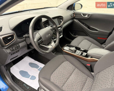 Синій Хендай Ioniq, об'ємом двигуна 0 л та пробігом 135 тис. км за 11500 $, фото 5 на Automoto.ua