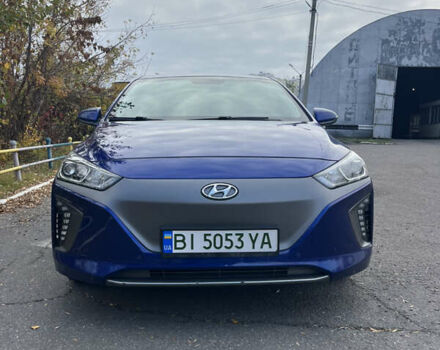 Синий Хендай Ioniq, объемом двигателя 0 л и пробегом 102 тыс. км за 14700 $, фото 2 на Automoto.ua