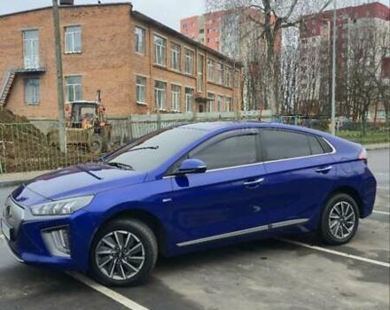 Синий Хендай Ioniq, объемом двигателя 0 л и пробегом 66 тыс. км за 17800 $, фото 2 на Automoto.ua