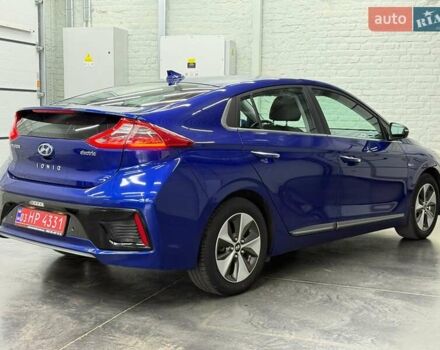 Синий Хендай Ioniq, объемом двигателя 0 л и пробегом 94 тыс. км за 13077 $, фото 7 на Automoto.ua