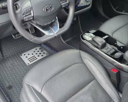 Синий Хендай Ioniq, объемом двигателя 0 л и пробегом 66 тыс. км за 17800 $, фото 39 на Automoto.ua