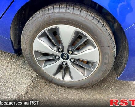 Синий Хендай Ioniq, объемом двигателя 1.6 л и пробегом 83 тыс. км за 13000 $, фото 7 на Automoto.ua