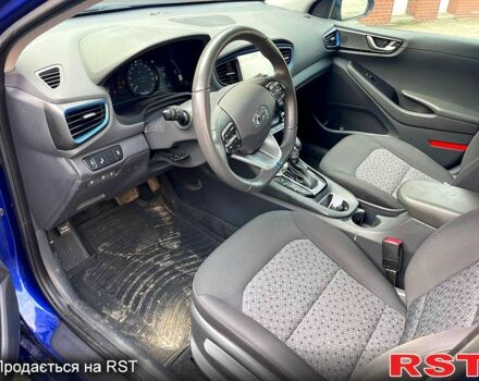 Синий Хендай Ioniq, объемом двигателя 1.6 л и пробегом 83 тыс. км за 13000 $, фото 6 на Automoto.ua