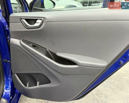 Синий Хендай Ioniq, объемом двигателя 0 л и пробегом 94 тыс. км за 13077 $, фото 26 на Automoto.ua