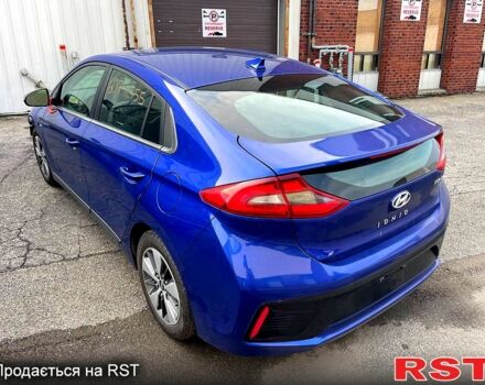 Синий Хендай Ioniq, объемом двигателя 1.6 л и пробегом 83 тыс. км за 13000 $, фото 5 на Automoto.ua