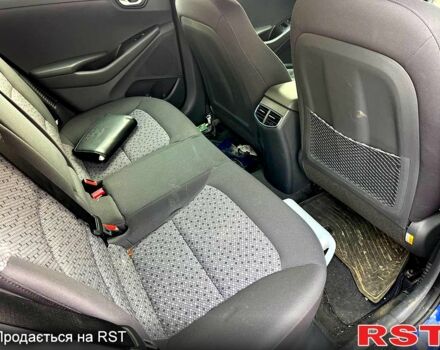 Синий Хендай Ioniq, объемом двигателя 1.6 л и пробегом 83 тыс. км за 13000 $, фото 9 на Automoto.ua