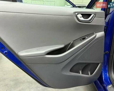 Синий Хендай Ioniq, объемом двигателя 0 л и пробегом 94 тыс. км за 13077 $, фото 27 на Automoto.ua
