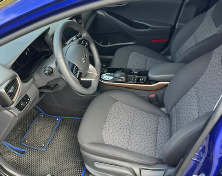 Синий Хендай Ioniq, объемом двигателя 0 л и пробегом 102 тыс. км за 14700 $, фото 9 на Automoto.ua