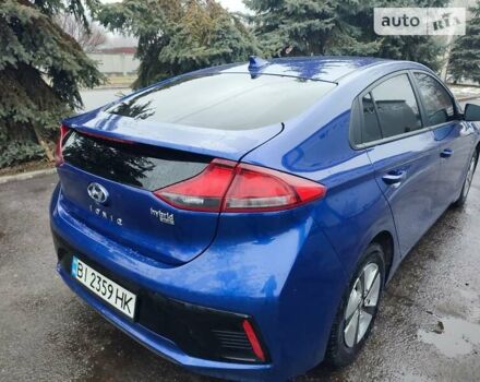 Синий Хендай Ioniq, объемом двигателя 1.6 л и пробегом 25 тыс. км за 16900 $, фото 4 на Automoto.ua