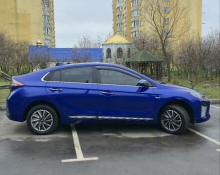 Синий Хендай Ioniq, объемом двигателя 0 л и пробегом 66 тыс. км за 17800 $, фото 3 на Automoto.ua