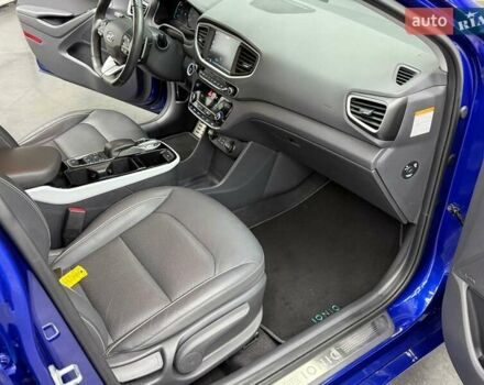 Синий Хендай Ioniq, объемом двигателя 0 л и пробегом 94 тыс. км за 13077 $, фото 21 на Automoto.ua