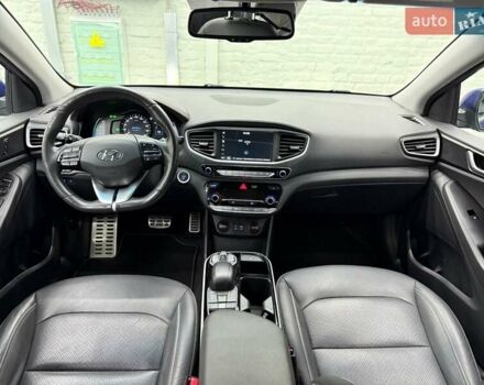Синий Хендай Ioniq, объемом двигателя 0 л и пробегом 94 тыс. км за 13077 $, фото 16 на Automoto.ua