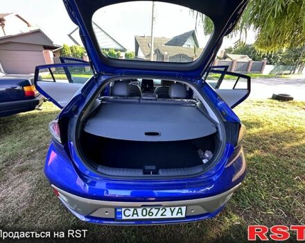 Синий Хендай Ioniq, объемом двигателя 0 л и пробегом 65 тыс. км за 16200 $, фото 6 на Automoto.ua