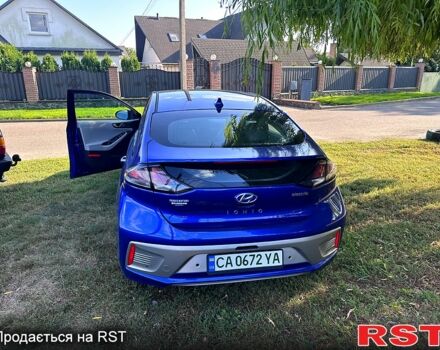 Синий Хендай Ioniq, объемом двигателя 0 л и пробегом 65 тыс. км за 16200 $, фото 2 на Automoto.ua