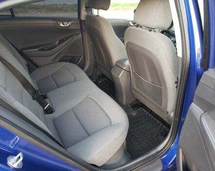 Синій Хендай Ioniq, об'ємом двигуна 1.6 л та пробігом 73 тис. км за 17800 $, фото 12 на Automoto.ua