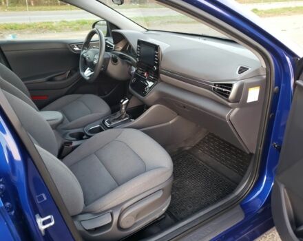 Синій Хендай Ioniq, об'ємом двигуна 1.6 л та пробігом 73 тис. км за 17800 $, фото 10 на Automoto.ua