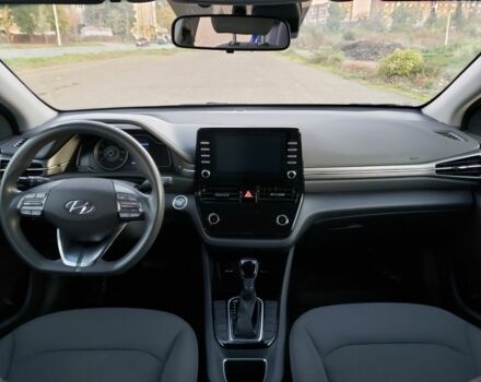 Синій Хендай Ioniq, об'ємом двигуна 1.6 л та пробігом 73 тис. км за 17800 $, фото 13 на Automoto.ua