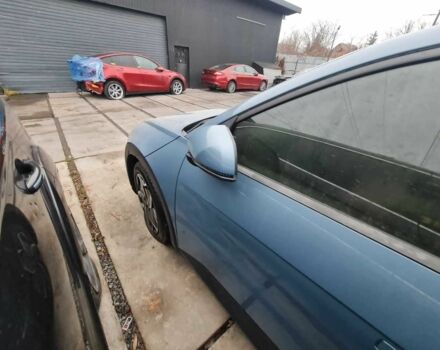 Синий Хендай Ioniq, объемом двигателя 0 л и пробегом 12 тыс. км за 21700 $, фото 2 на Automoto.ua