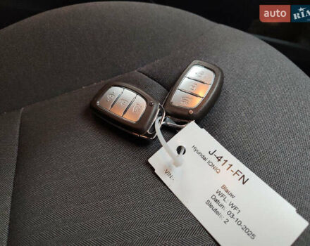 Синий Хендай Ioniq, объемом двигателя 0 л и пробегом 135 тыс. км за 15000 $, фото 12 на Automoto.ua