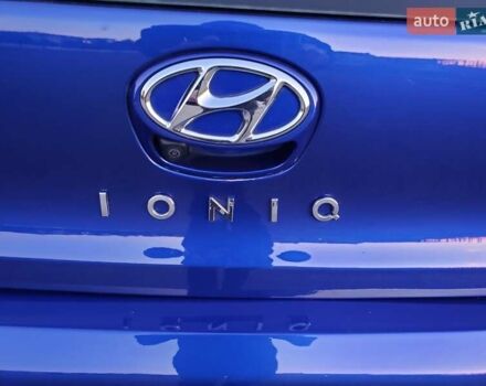 Синий Хендай Ioniq, объемом двигателя 1.6 л и пробегом 86 тыс. км за 16800 $, фото 20 на Automoto.ua