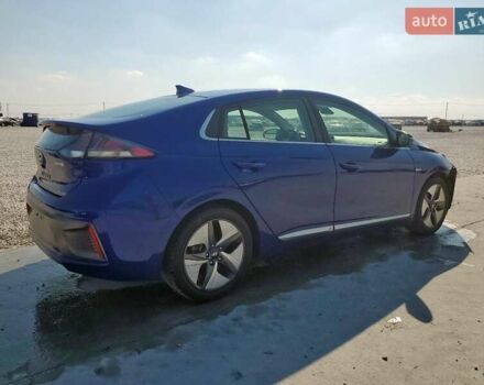 Синий Хендай Ioniq, объемом двигателя 1.58 л и пробегом 145 тыс. км за 3000 $, фото 2 на Automoto.ua