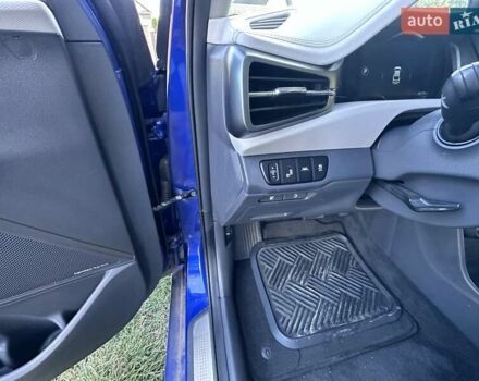 Синий Хендай Ioniq, объемом двигателя 0 л и пробегом 65 тыс. км за 16200 $, фото 19 на Automoto.ua