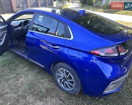 Синий Хендай Ioniq, объемом двигателя 0 л и пробегом 65 тыс. км за 16200 $, фото 1 на Automoto.ua
