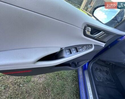 Синий Хендай Ioniq, объемом двигателя 0 л и пробегом 65 тыс. км за 16200 $, фото 18 на Automoto.ua