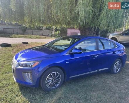 Синий Хендай Ioniq, объемом двигателя 0 л и пробегом 65 тыс. км за 16200 $, фото 2 на Automoto.ua