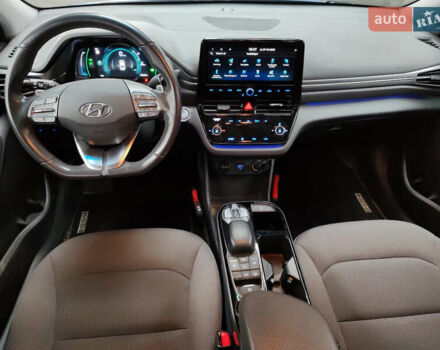 Синий Хендай Ioniq, объемом двигателя 0 л и пробегом 135 тыс. км за 15000 $, фото 9 на Automoto.ua